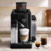 תמונה של מכונת קפה אוטומטית DeLonghi Rivelia Start דגם EXAM420.55.BXL בצבע שחור